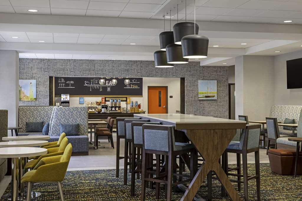 Hampton Inn Midland, On Restoran gambar