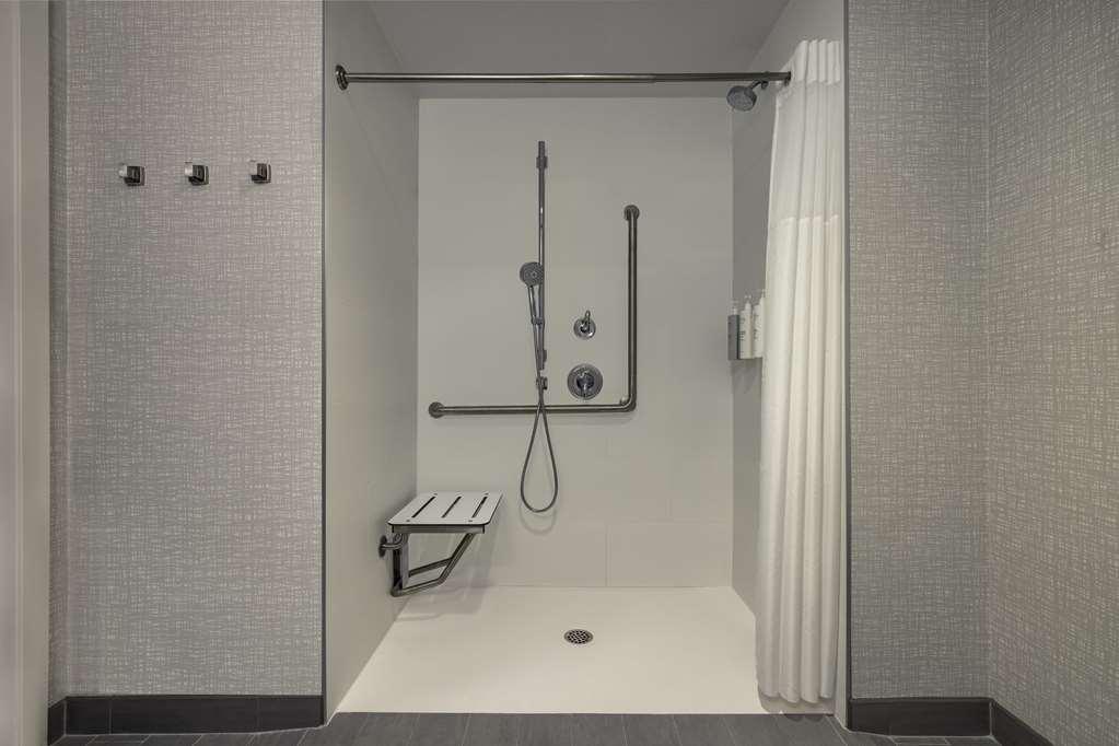 Hampton Inn Midland, On Bilik gambar