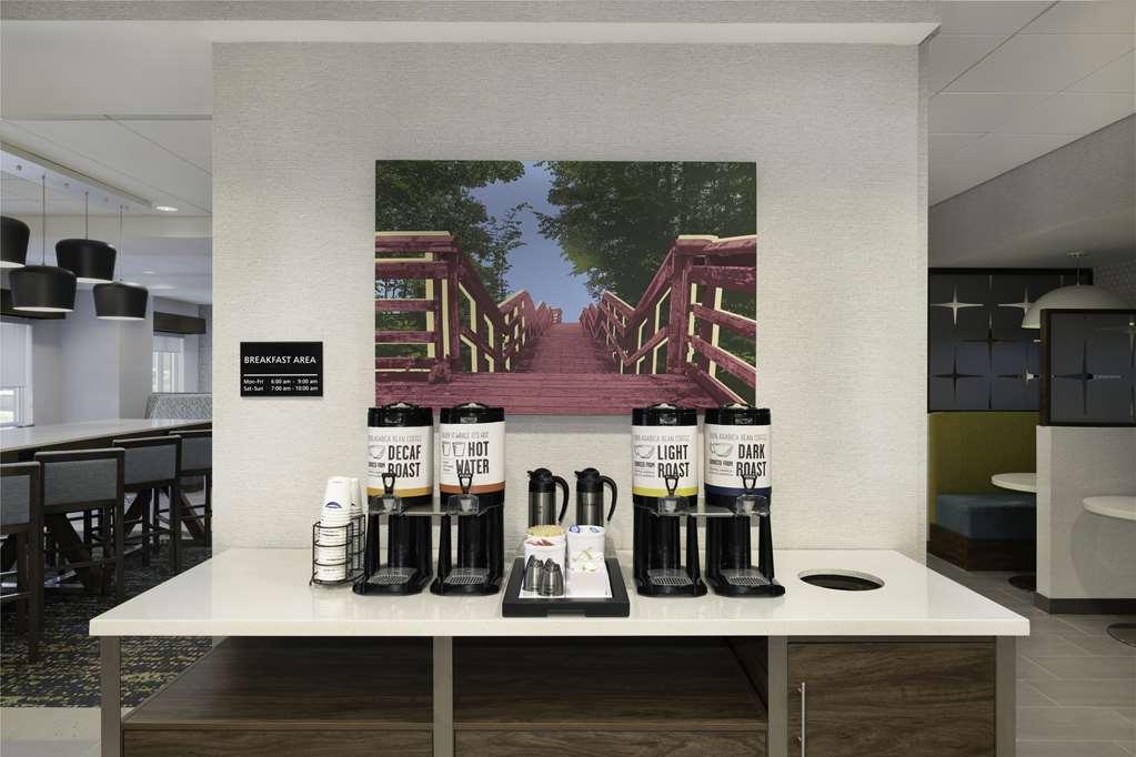 Hampton Inn Midland, On Restoran gambar