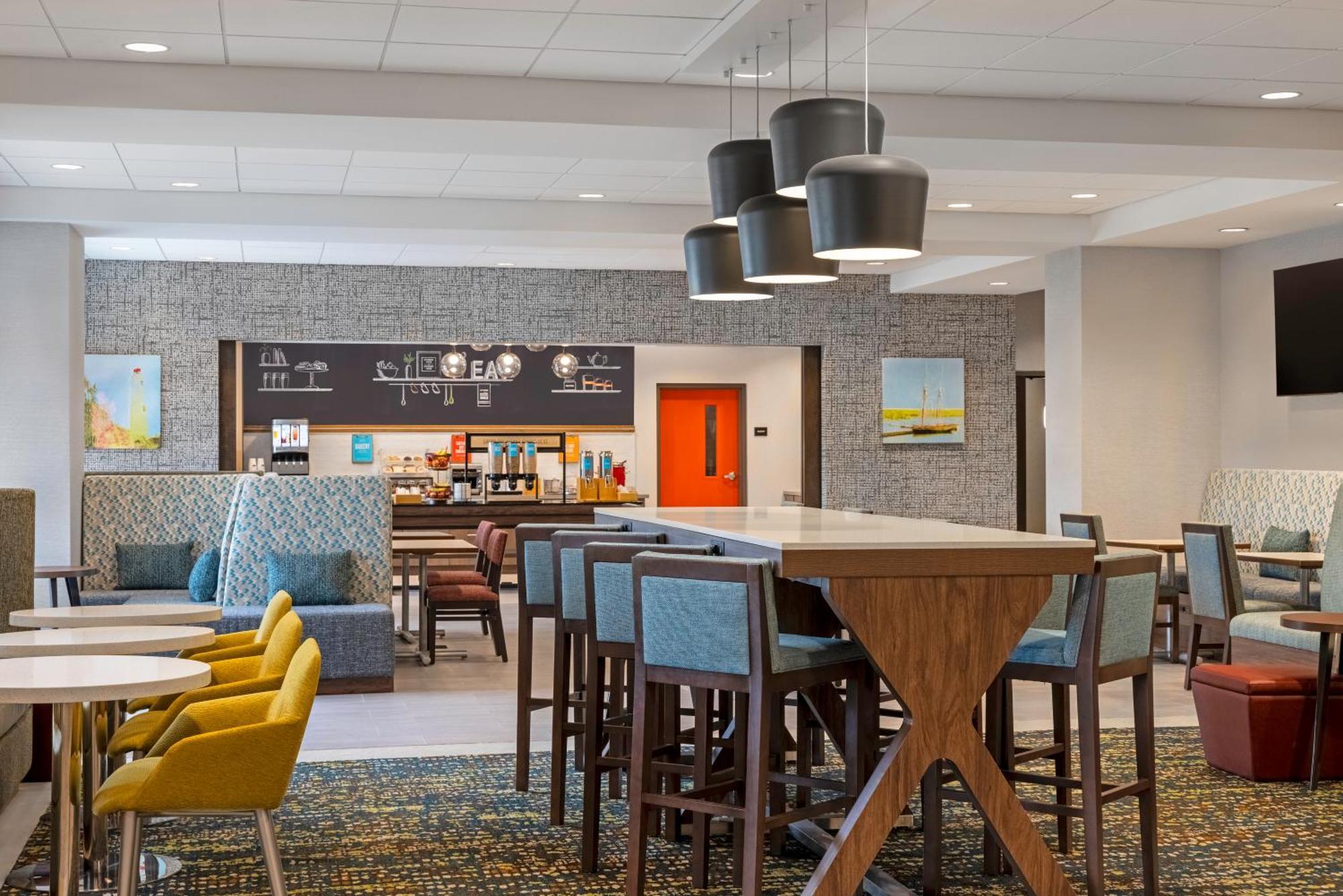 Hampton Inn Midland, On Luaran gambar