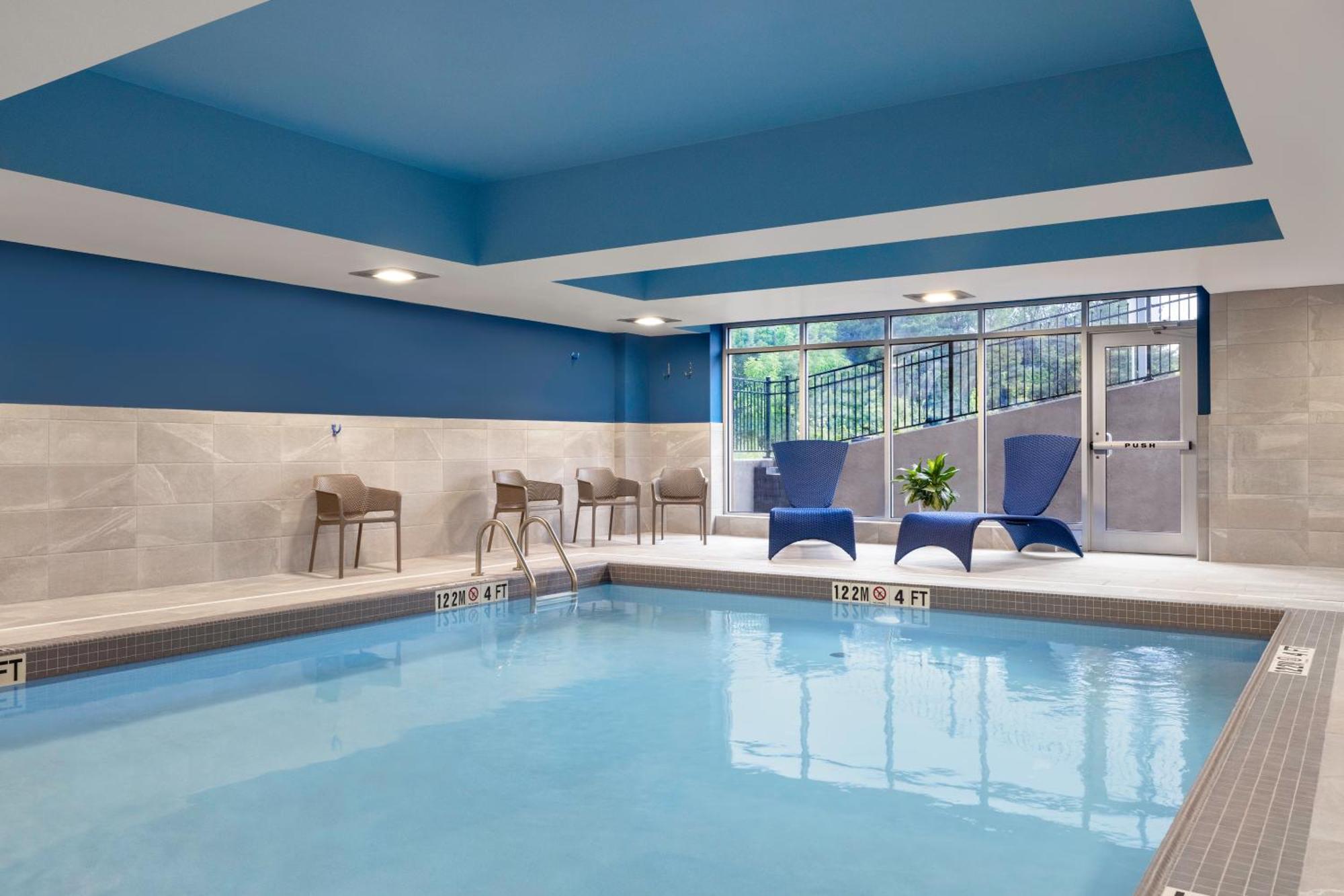 Hampton Inn Midland, On Luaran gambar